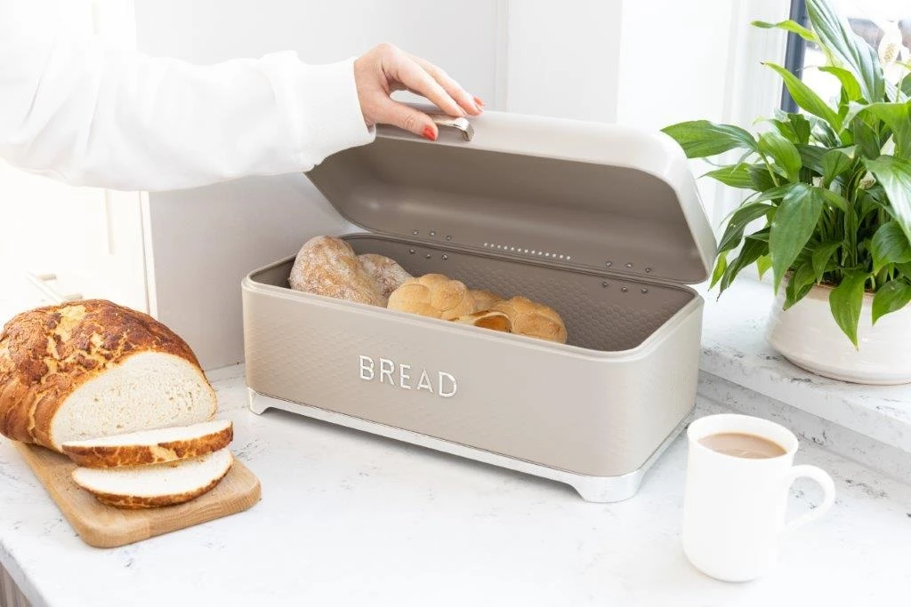 KitchenCraft Lovello Bread Bin Latte 5 KitchenCraft Lovello Bread Bin Latte - Image 3